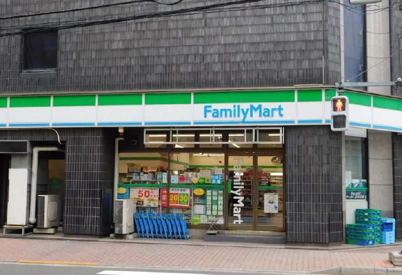 コンビニ　コンビニ（コンビニ）まで210m