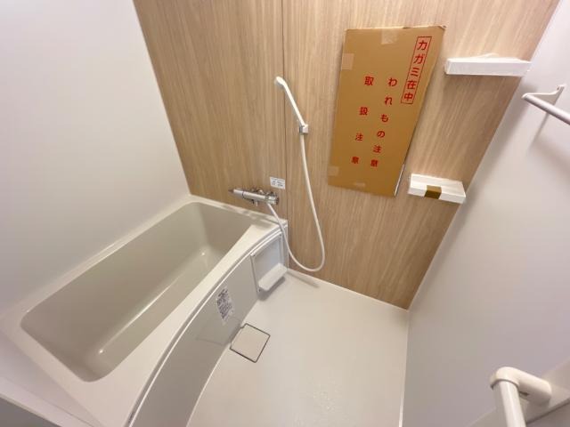 バス・シャワールーム　一日の疲れを癒しましょう。