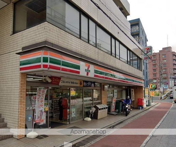 コンビニ　セブンイレブン（コンビニ）まで331m
