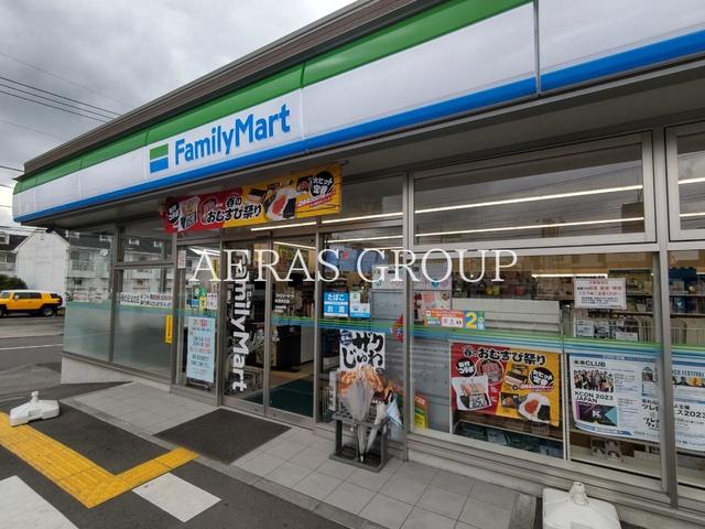 コンビニ　ファミリーマート 町田忠生店（コンビニ）まで233m