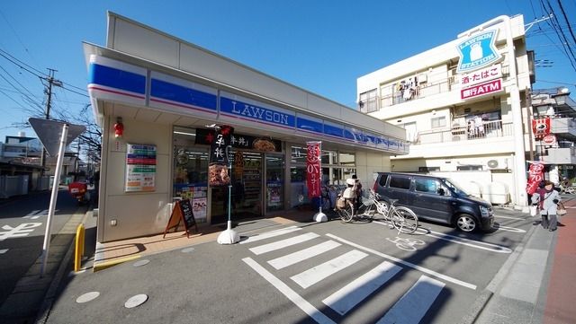 コンビニ　ローソン朝霞本町店（コンビニ）まで875m