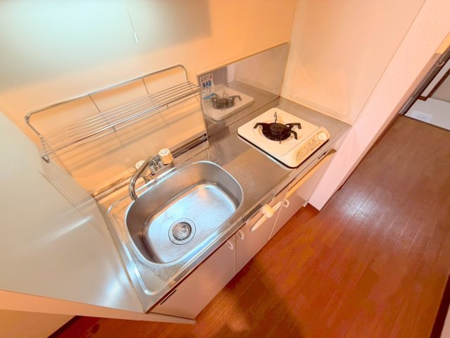 キッチン　スッキリとしたシンプルキッチン。