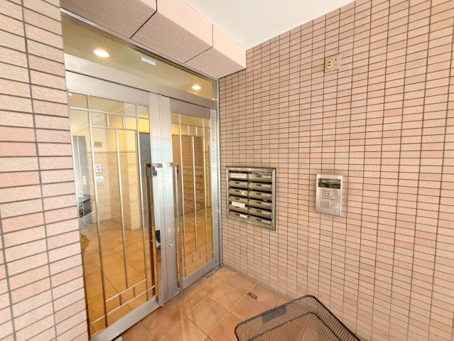 エントランス　綺麗なエントランスです。