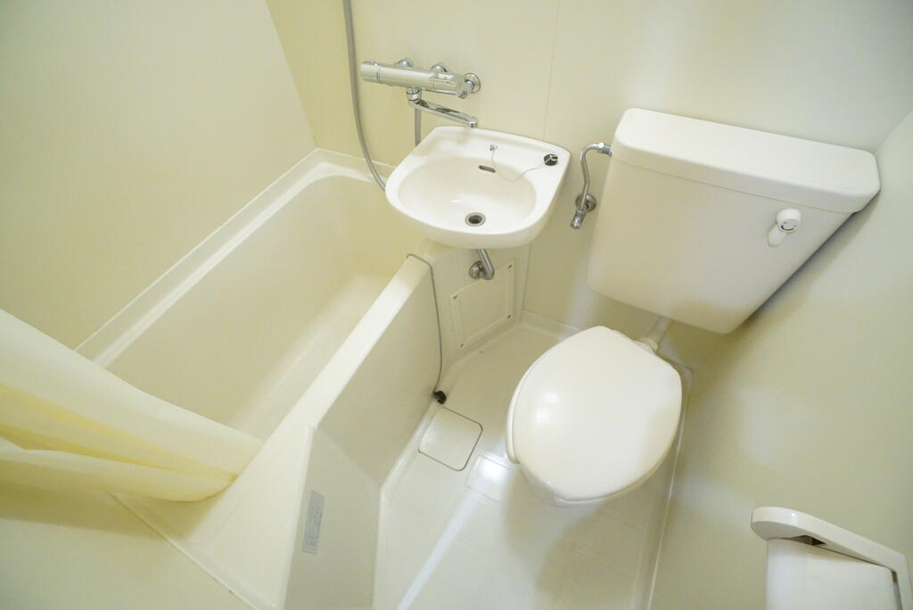 バス・シャワールーム　※同物件別号室の参考写真です。