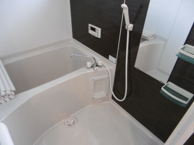 バス・シャワールーム　シャワー・追い焚き給湯