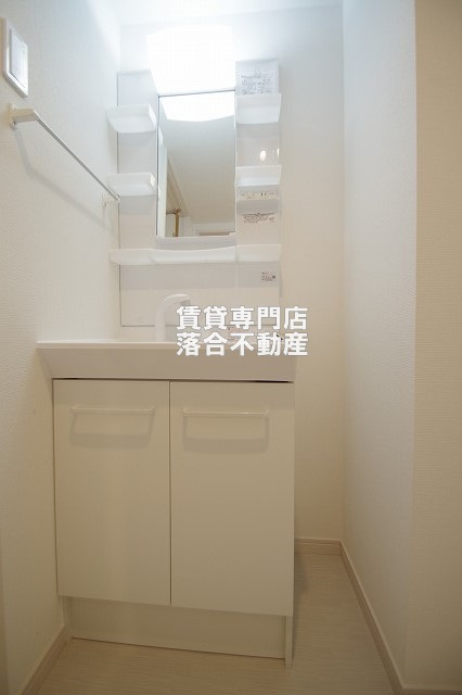 洗面設備　独立洗面化粧台付き