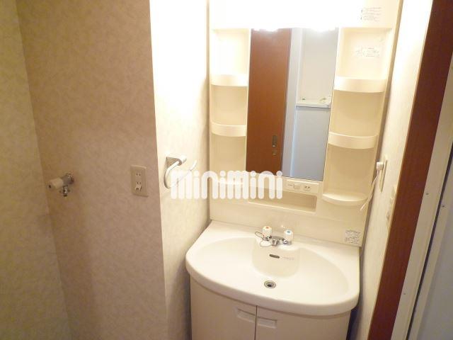 洗面設備　人気の洗面化粧台付の脱衣所です