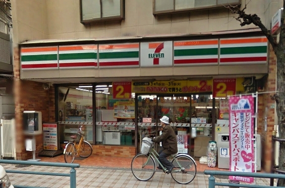 コンビニ　セブンイレブン 梅田店（コンビニ）まで198m