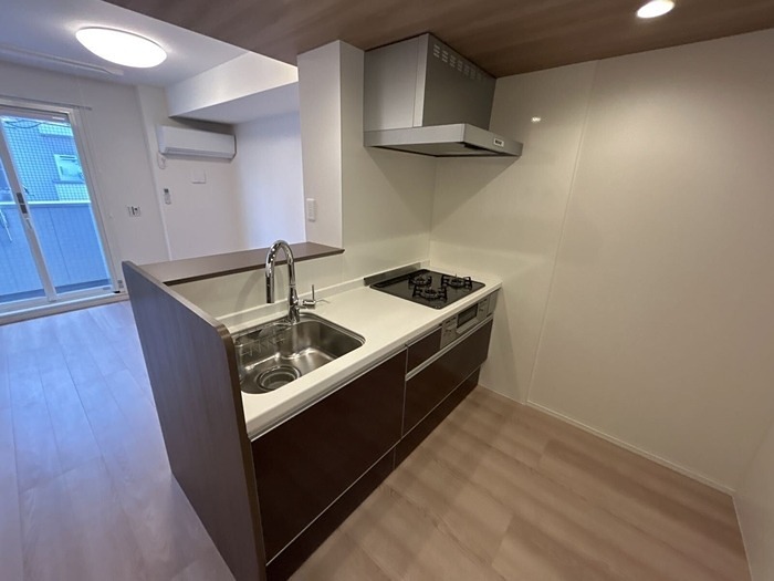 キッチン　3口コンロ・グリル付きです★