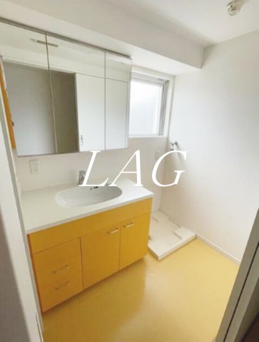 洗面設備　独立洗面台です。