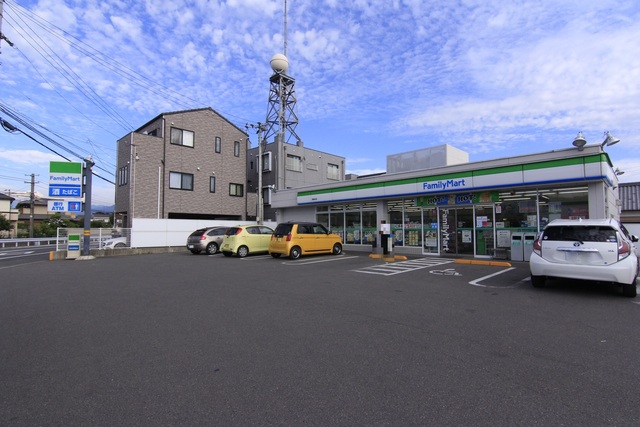 コンビニ　ファミリーマート　松山南梅本店（コンビニ）まで252m