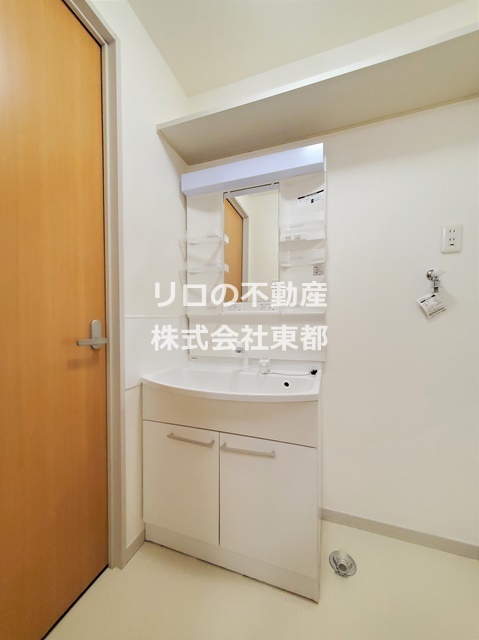 洗面設備　シャンプードレッサーで身だしなみも整えられます♪