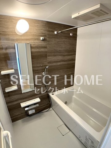 バス・シャワールーム　コンパクトで使いやすいお風呂です