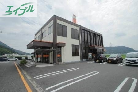 銀行　おかやま信用金庫荘内支店（銀行）まで2583m