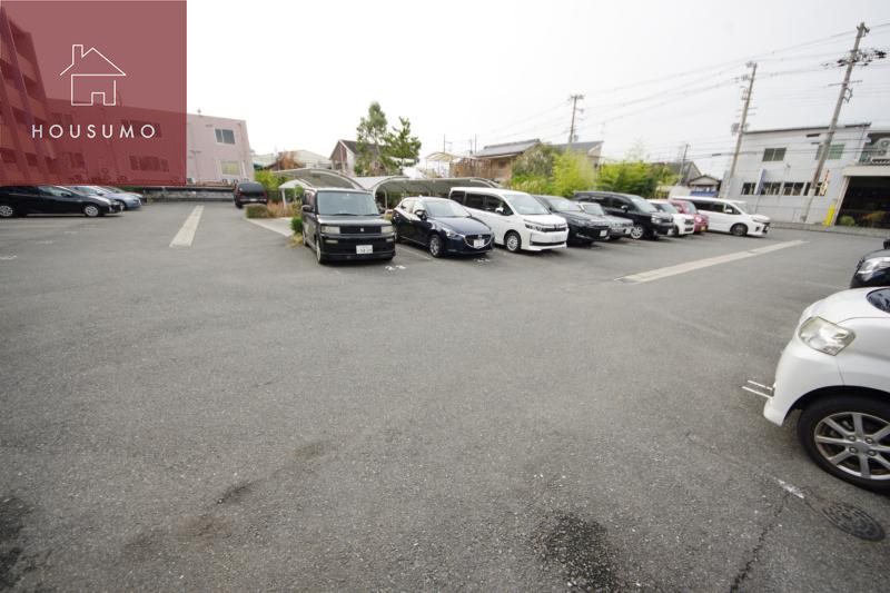 駐車場　車をお持ちの方に嬉しい駐車場付きの物件です