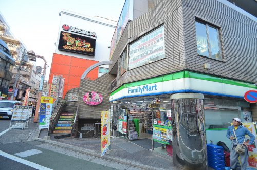 コンビニ　ファミリーマート大山駅北店（コンビニ）まで52m