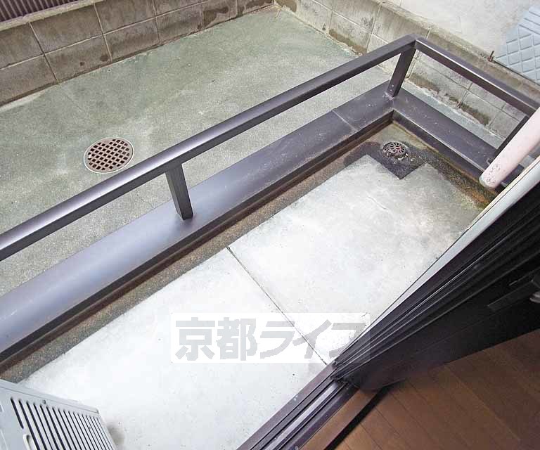 バルコニー　シンプルなバルコニですね。