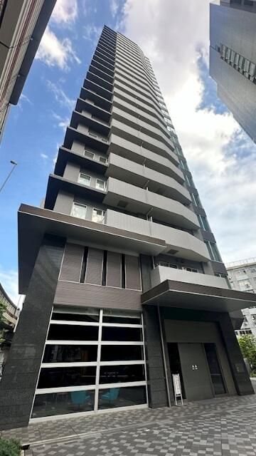 建物外観　鉄筋コンクリート造・総戸数は192戸です。