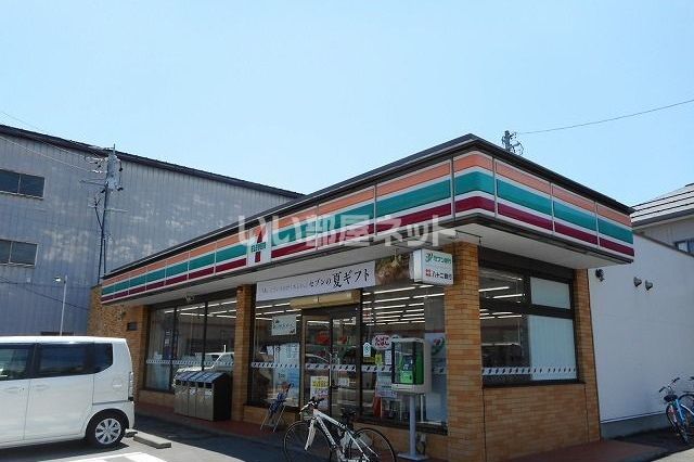 コンビニ　セブンイレブン 松本征矢野店（コンビニ）まで922m