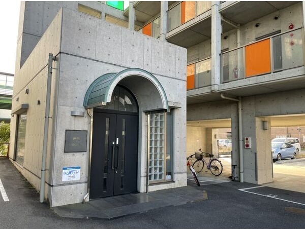 エントランス　名古屋で一番初期費用の安い賃貸専門の不動産会社です(^^)