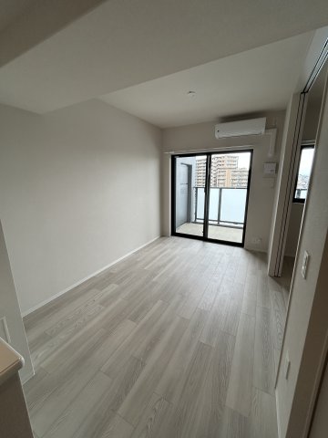 その他部屋・スペース　開放的な寝室です