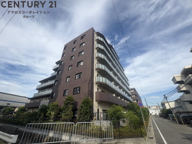 建物外観　オートロック、防犯カメラ付きで安心！
