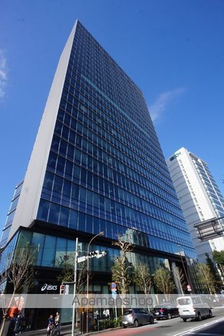 ショッピングセンター　アシックス原宿フラッグシップ（ショッピングセンター）まで400m