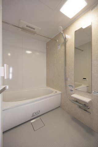 バス・シャワールーム　※写真は同タイプ住戸です。