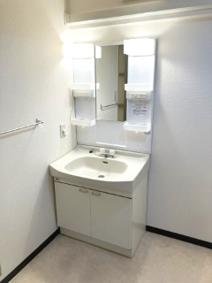 洗面設備　朝のお仕度はこちらでどうぞ