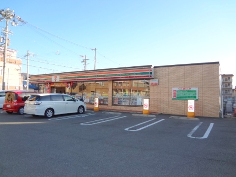 コンビニ　セブンイレブン 八尾光町1丁目店（コンビニ）まで132m