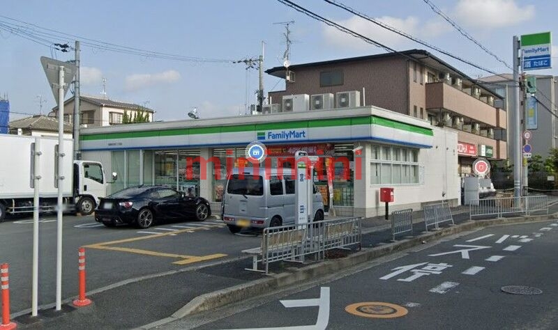 コンビニ　ファミリーマート高槻宮田町二丁目店（コンビニ）まで214m