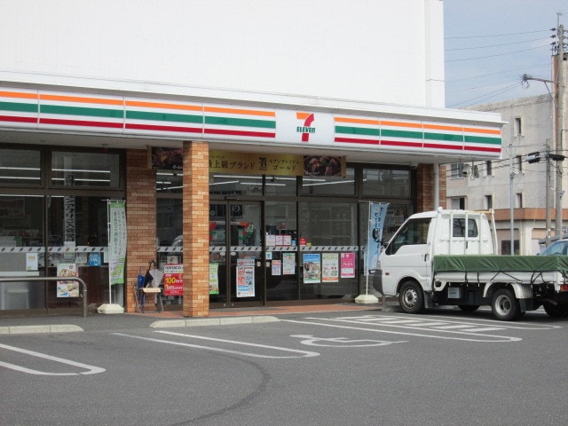 コンビニ　セブンイレブン穂波小正店（コンビニ）まで1020m