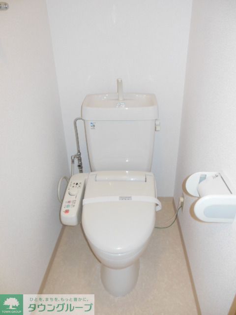 トイレ　シャワートイレ（反転タイプ）