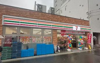 コンビニ　セブンイレブン台東三ノ輪2丁目店（コンビニ）まで132m