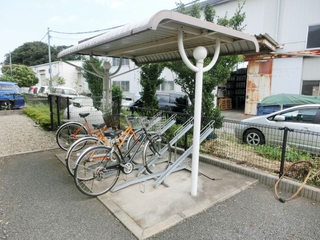 その他共有部分　駐輪スペースあります