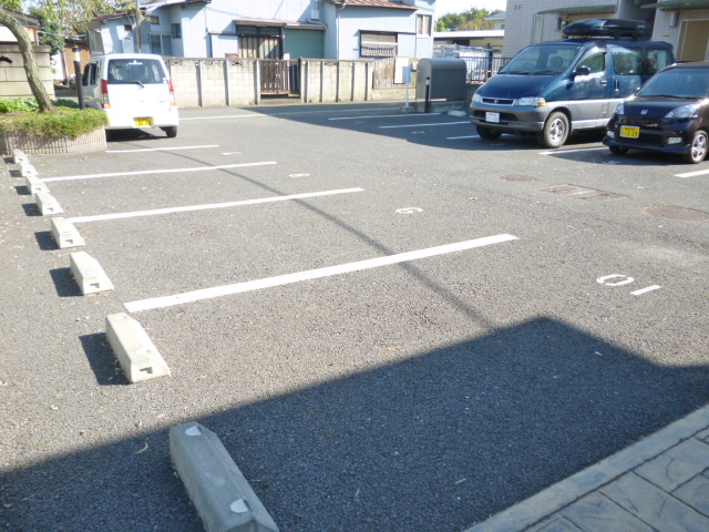 駐車場　敷地内駐車場　※満車