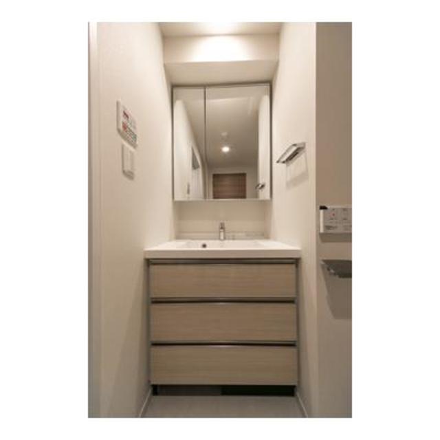 洗面設備　※写真は同タイプ住戸です。