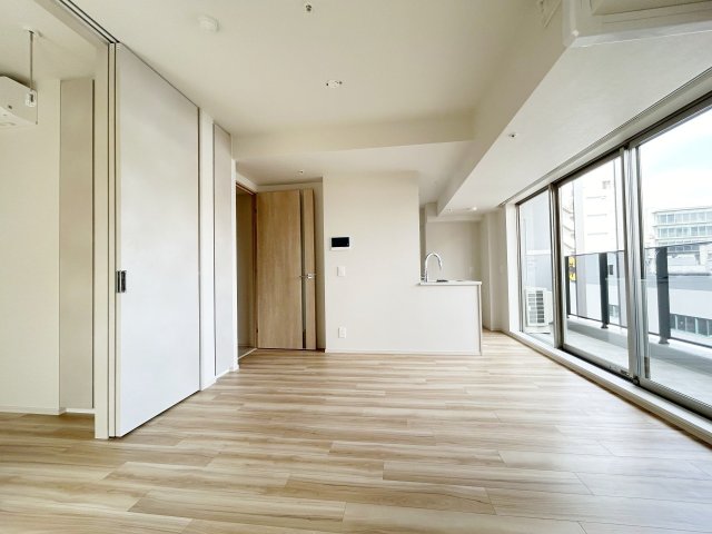 居室・リビング　※別部屋の参考写真です。