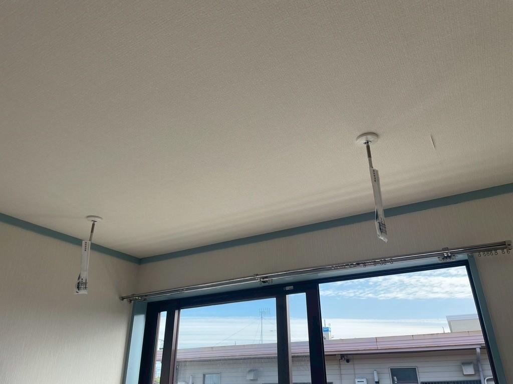 その他設備　室内で洗濯物を干せる物干し付き。 天候を気にせず便利です。
