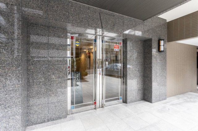 エントランス　建物の内部です