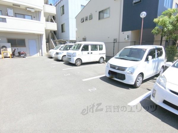 駐車場　駐車場