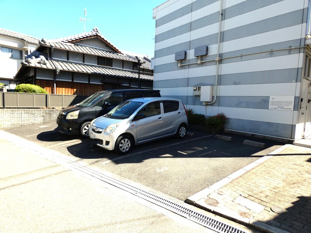 駐車場　敷地内に駐車場を完備です☆