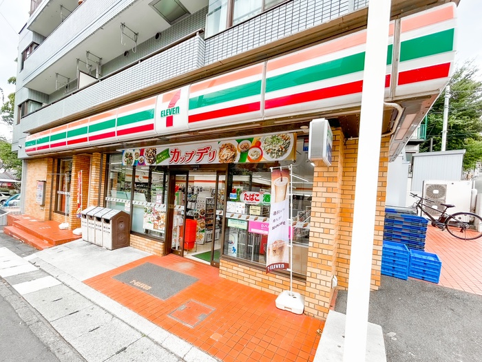 コンビニ　セブンイレブン（コンビニ）まで158m