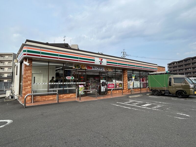 コンビニ　セブンイレブン国分シビックセンター前店（コンビニ）まで456m