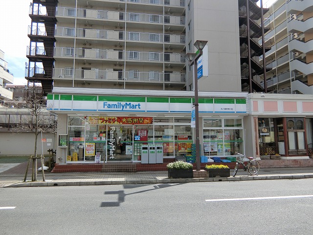 コンビニ　ファミリーマート 本八幡駅南口店（コンビニ）まで42m
