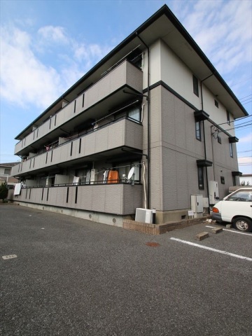 建物外観　南向き角部屋のご紹介です♪