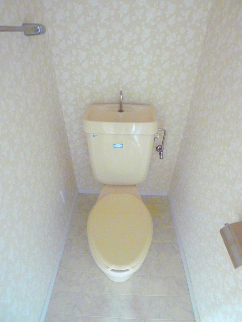 ＪＲ中央本線 鶴舞駅 徒歩7分 8階建 築37年のトイレ写真
