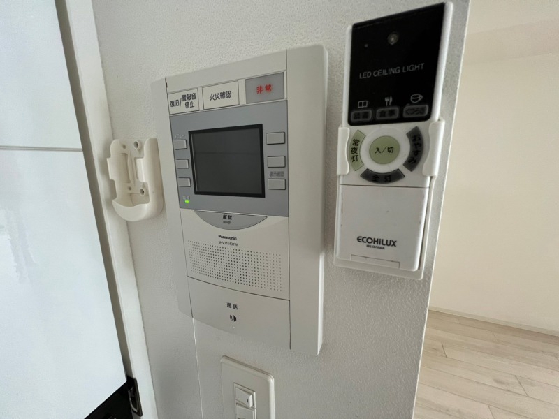 セキュリティ　ＴＶモニター付インターホンです。来客者の顔が見えるので安心！