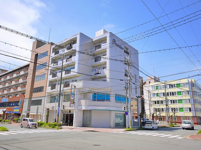 建物外観　落ち着いた雰囲気の外観です