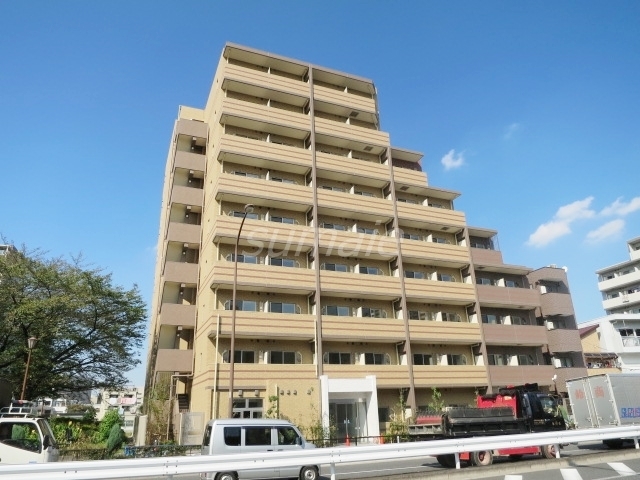建物外観　鉄筋コンクリート造の9階建て！
